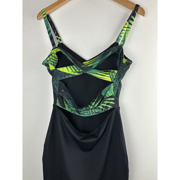 NWT Fabletics Malindi Criss Cross Cut Out Strappy Dress Green Black Leaves Small - Picture 9 of 14